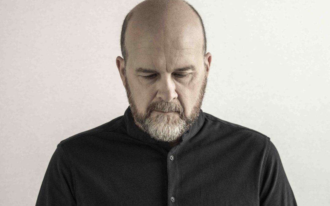 Marco Campedelli: trent’anni di grafica, calligrafia, illustrazione, branding e visione artistica